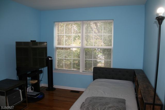 38 Parkside Ct, Wayne Twp., NJ 07470
