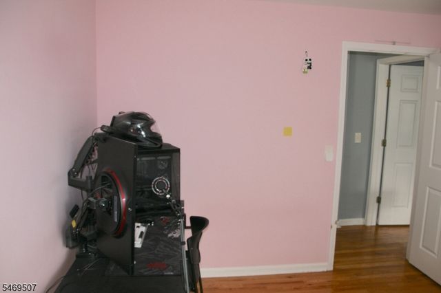 38 Parkside Ct, Wayne Twp., NJ 07470