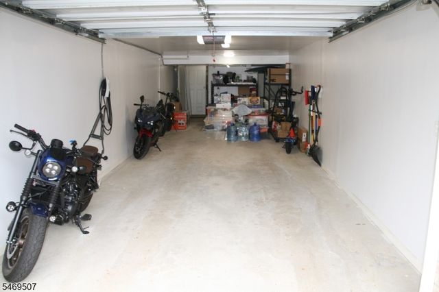 38 Parkside Ct, Wayne Twp., NJ 07470