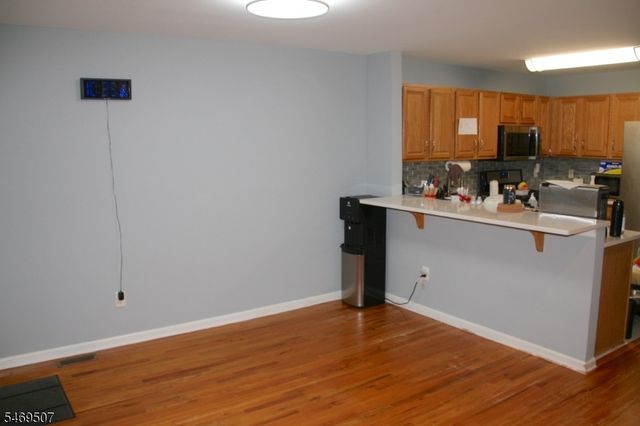 38 Parkside Ct, Wayne Twp., NJ 07470