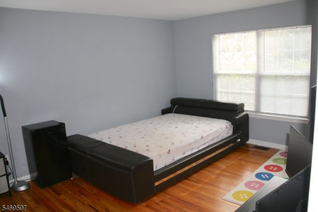 38 Parkside Ct, Wayne Twp., NJ 07470