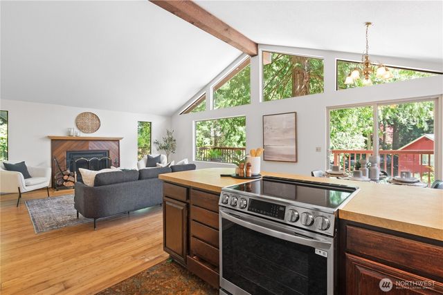 30 Parkview Circle, Bellingham, WA 98229