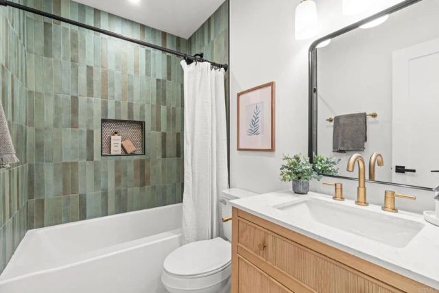 4999 Macario Drive, Oceanside, CA 92057