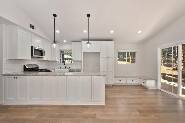 5638 Lupin Ln, Pollock Pines, CA 95726