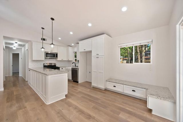 5638 Lupin Ln, Pollock Pines, CA 95726