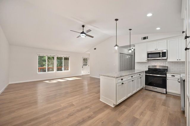 5638 Lupin Ln, Pollock Pines, CA 95726