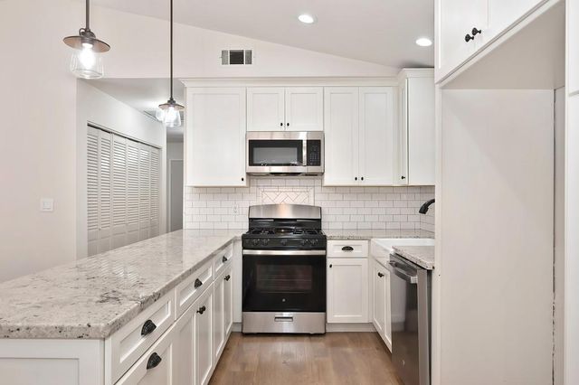 5638 Lupin Ln, Pollock Pines, CA 95726