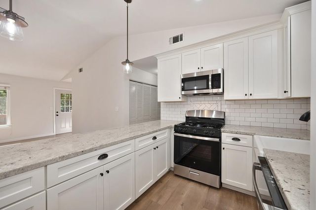 5638 Lupin Ln, Pollock Pines, CA 95726