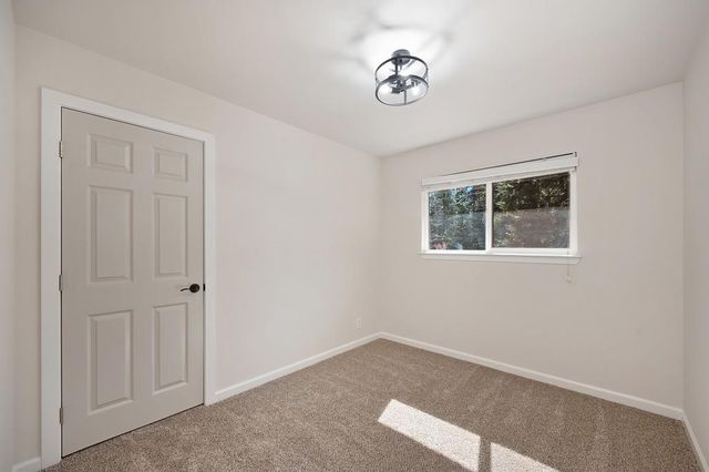 5638 Lupin Ln, Pollock Pines, CA 95726