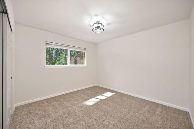 5638 Lupin Ln, Pollock Pines, CA 95726