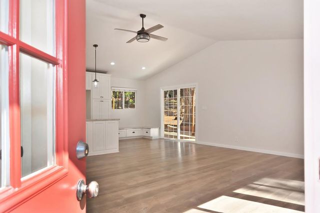 5638 Lupin Ln, Pollock Pines, CA 95726