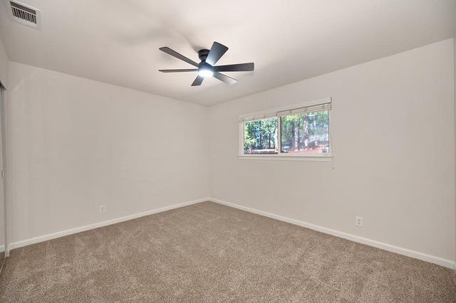 5638 Lupin Ln, Pollock Pines, CA 95726