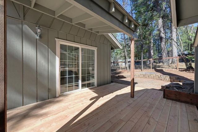 5638 Lupin Ln, Pollock Pines, CA 95726
