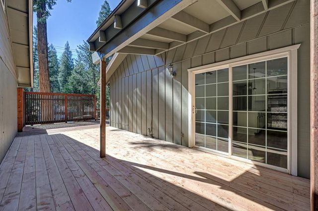5638 Lupin Ln, Pollock Pines, CA 95726