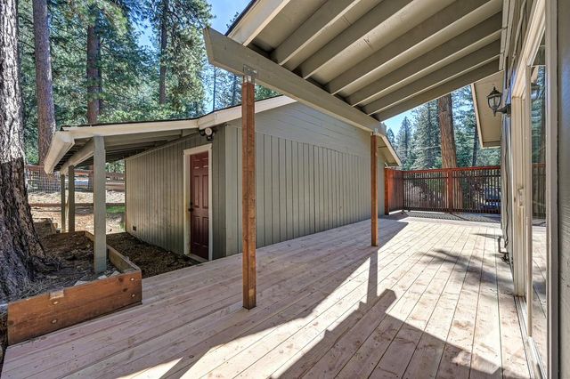 5638 Lupin Ln, Pollock Pines, CA 95726