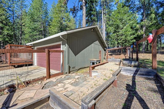 5638 Lupin Ln, Pollock Pines, CA 95726