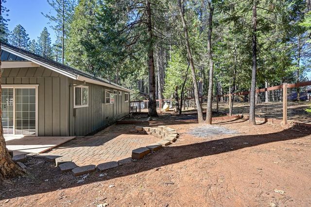 5638 Lupin Ln, Pollock Pines, CA 95726