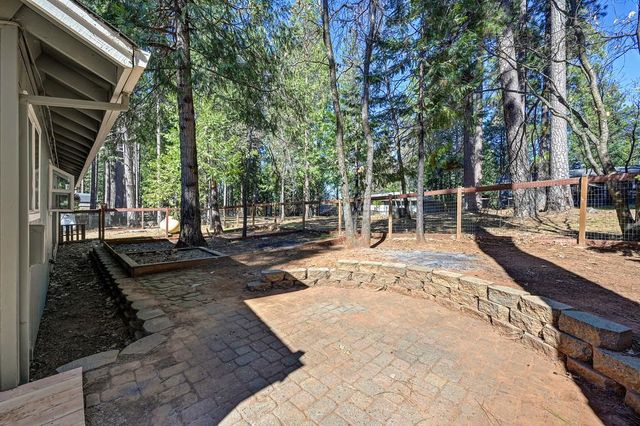 5638 Lupin Ln, Pollock Pines, CA 95726