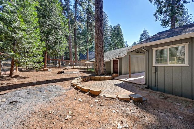 5638 Lupin Ln, Pollock Pines, CA 95726