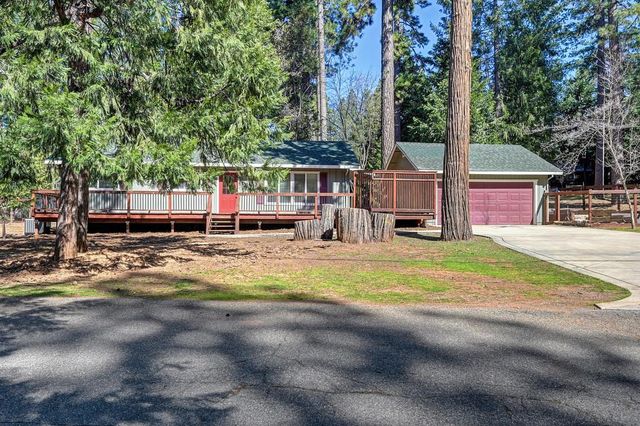 5638 Lupin Ln, Pollock Pines, CA 95726