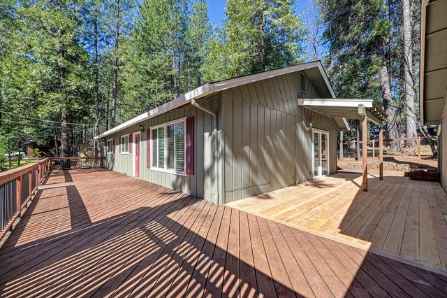5638 Lupin Ln, Pollock Pines, CA 95726