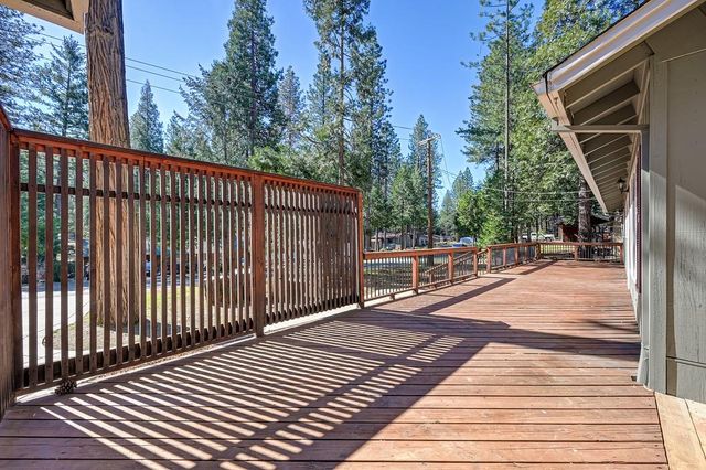 5638 Lupin Ln, Pollock Pines, CA 95726