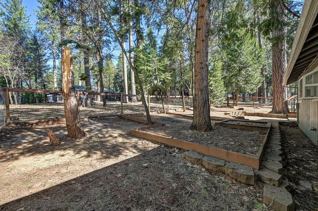 5638 Lupin Ln, Pollock Pines, CA 95726