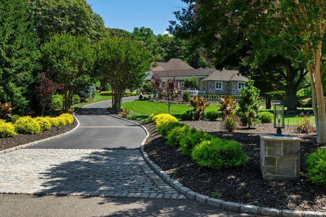 25 Marions Lane, Northport, NY 11768