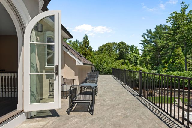 25 Marions Lane, Northport, NY 11768