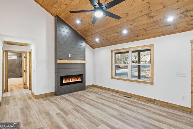 1883 Newport Drive, Ellijay, GA 30540