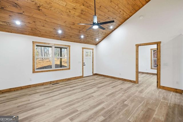 1883 Newport Drive, Ellijay, GA 30540