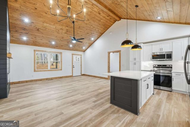 1883 Newport Drive, Ellijay, GA 30540