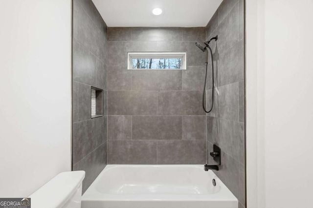 1883 Newport Drive, Ellijay, GA 30540