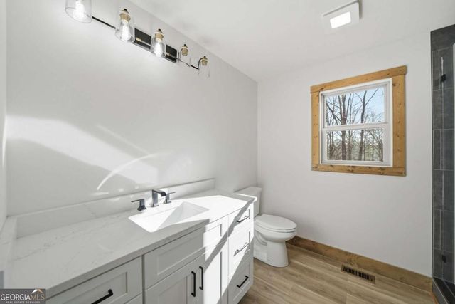 1883 Newport Drive, Ellijay, GA 30540