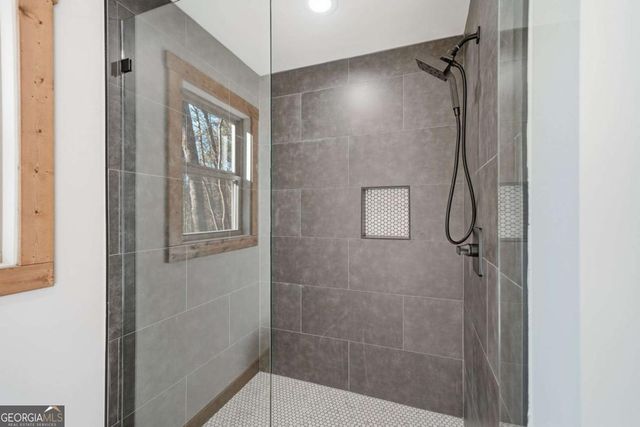 1883 Newport Drive, Ellijay, GA 30540