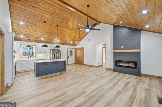 1883 Newport Drive, Ellijay, GA 30540