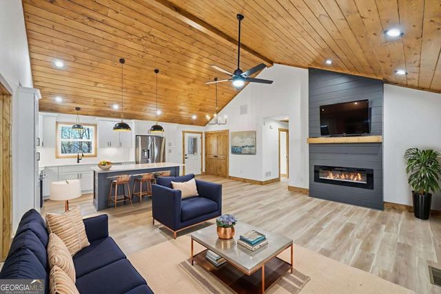 1883 Newport Drive, Ellijay, GA 30540