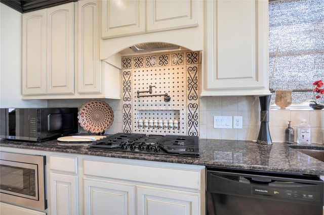 25207 Springwood Lake Drive, Katy, TX 77494