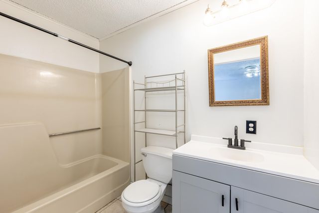 130 Red Street, Gray, LA 70359