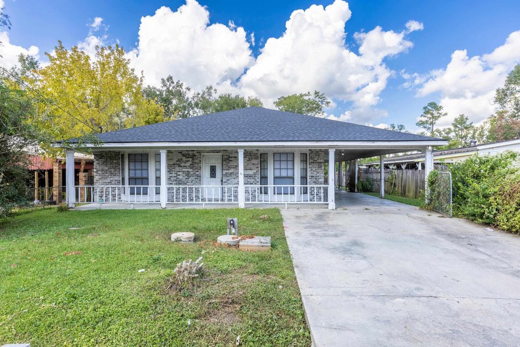 130 Red Street, Gray, LA 70359