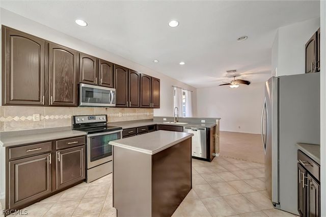 8860 Falcon Pointe LOOP, Fort Myers, FL 33912