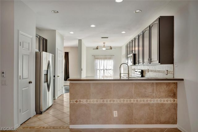 8860 Falcon Pointe LOOP, Fort Myers, FL 33912