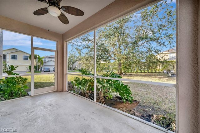 8860 Falcon Pointe LOOP, Fort Myers, FL 33912