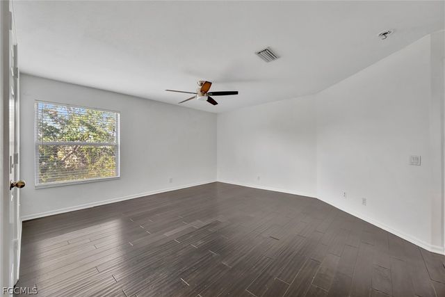 8860 Falcon Pointe LOOP, Fort Myers, FL 33912