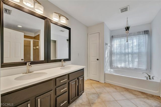 8860 Falcon Pointe LOOP, Fort Myers, FL 33912