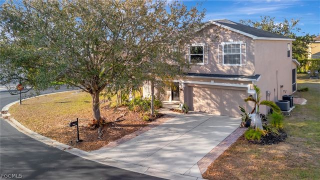 8860 Falcon Pointe LOOP, Fort Myers, FL 33912
