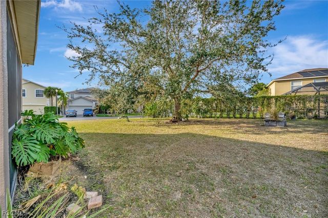 8860 Falcon Pointe LOOP, Fort Myers, FL 33912