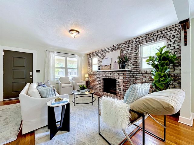 104 W CHELSEA STREET, Tampa, FL 33603