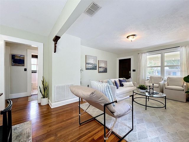 104 W CHELSEA STREET, Tampa, FL 33603
