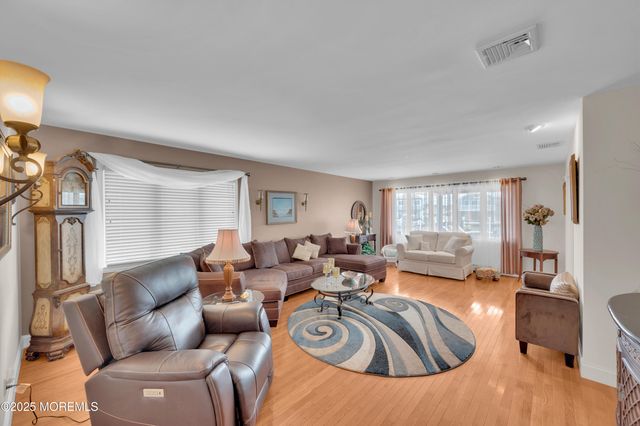 348 Venice Drive, Lavallette, NJ 08735